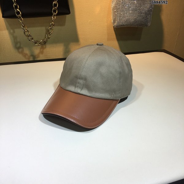 Hermes Luxury Baseball Cap Dola Hermes 13094: Una declaración exclusiva de estilo